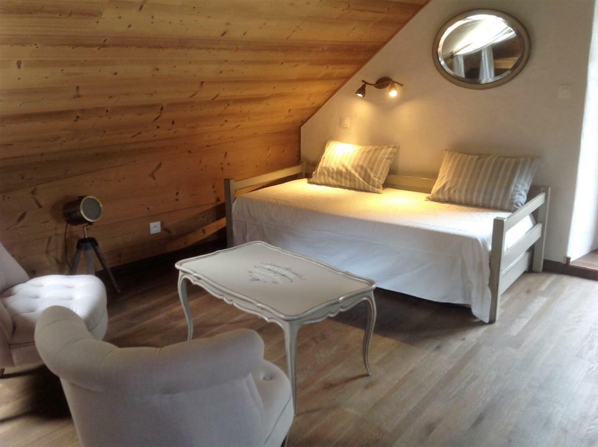 Chambres D'Hotes Des Lodges De La Cascade Yenne Ngoại thất bức ảnh