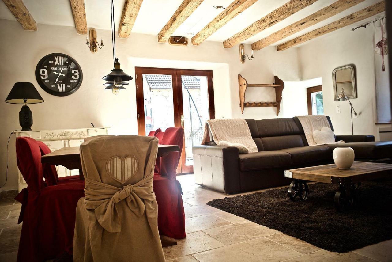 Chambres D'Hotes Des Lodges De La Cascade Yenne Ngoại thất bức ảnh