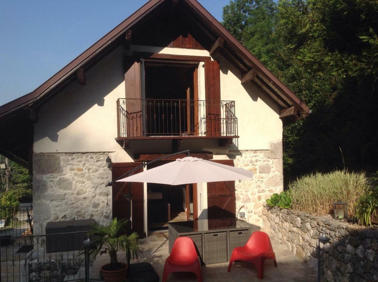 Chambres D'Hotes Des Lodges De La Cascade Yenne Ngoại thất bức ảnh